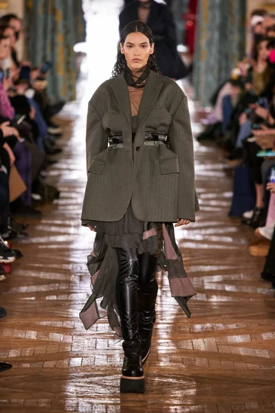 Look 28